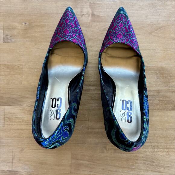 Elegant Black and Multicolor Embroidered Heels - Picture 9 of 10